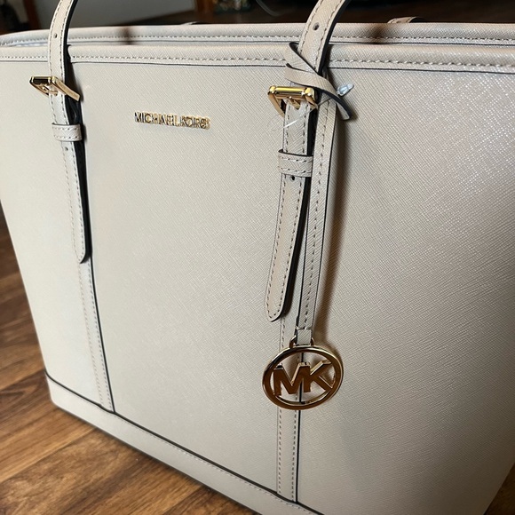 Michael Kors Large shoulder Tote Bag Leather Camel NWT Jet Set Travel Purse - Picture 6 of 10